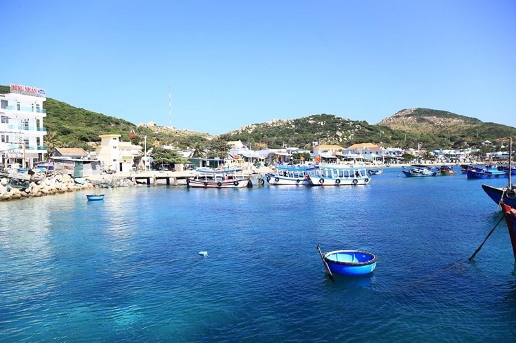 what is the best time to visit binh hung island binh hung island