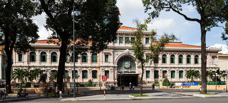 what to do at saigon central post office vietnam photos - saigon central post office