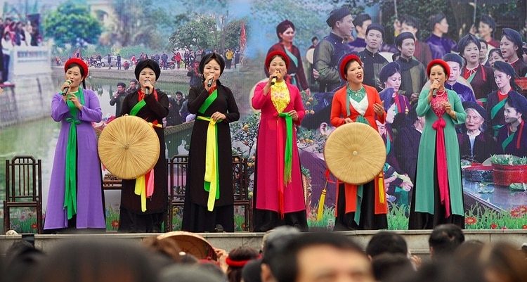 what to do during lim festival vietnam photos - lim festival