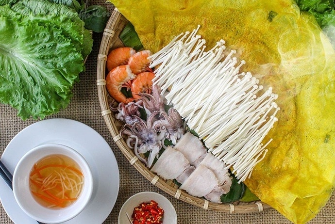 what to eat in binh hung island - seafood cake