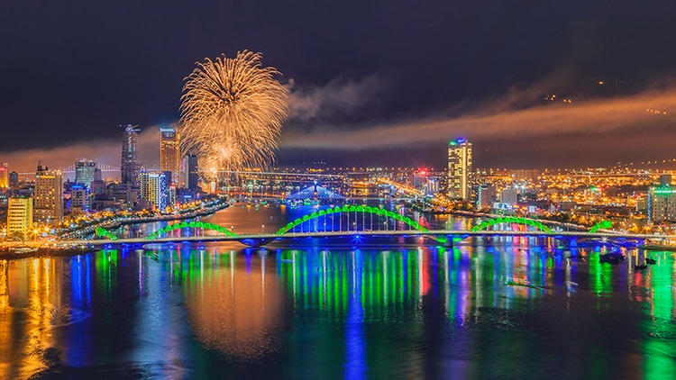 what to explore and enjoy at da nang international fireworks festival vietnam photos - da nang international fireworks festival