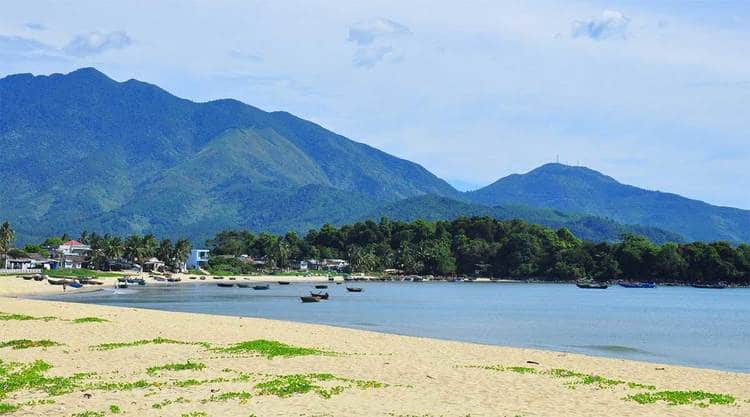 what to know about it vietnam photos - xuan thieu beach