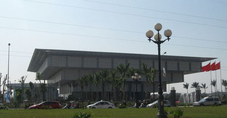 where to stay vietnam photos - hanoi museum
